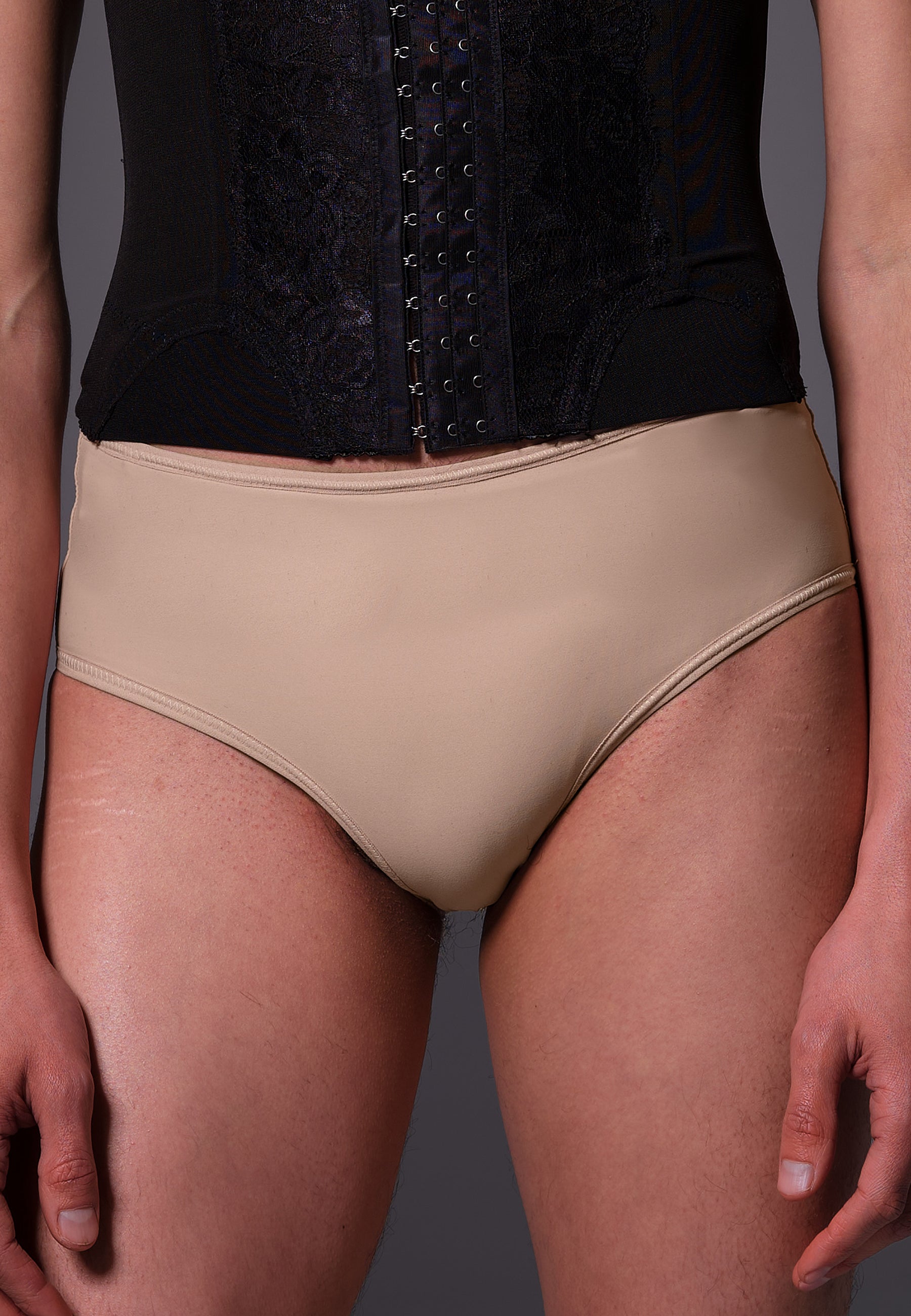 Slip beige extra strong front view - by UNTAG