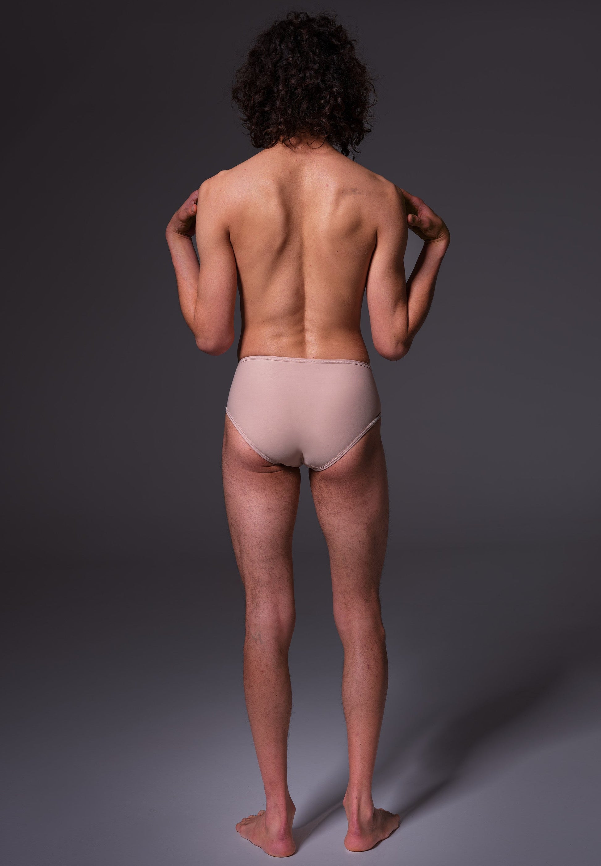 Slip Maria beige, back view of Riah