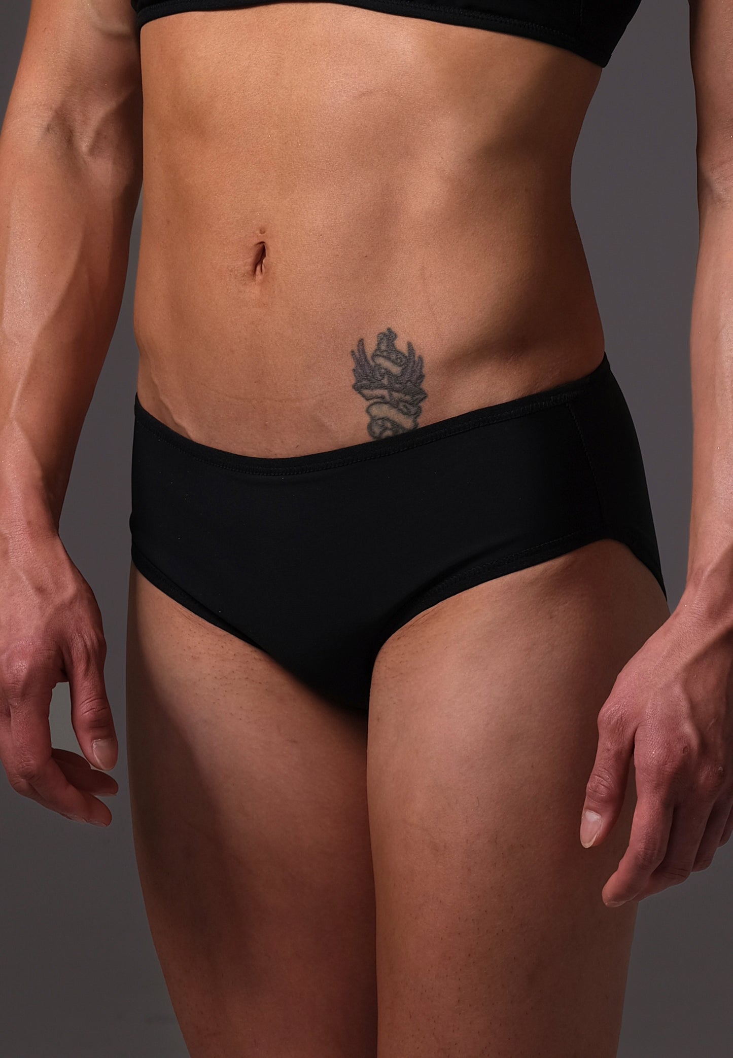 Tucking Bikini Slip schwarz