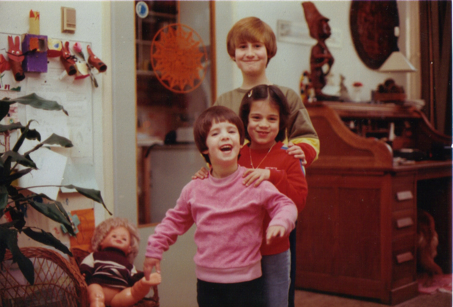 An old photo of Danae kurvers and her brother and sister